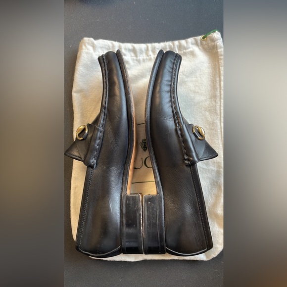 Size 7.5B Gucci Shoes - Like New, Hardly Worn - Picture 3 of 5